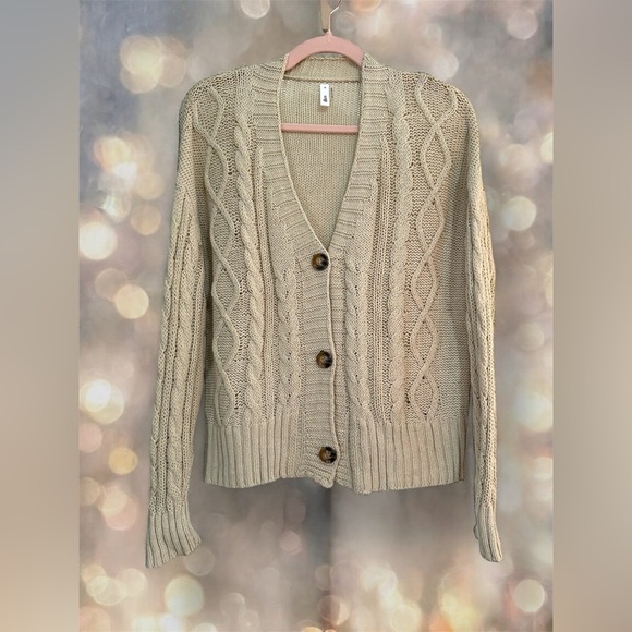 Glam Brand M Cream Cable Knit sweater - Picture 7 of 9